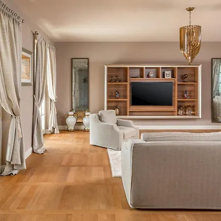 빌라 Vabriga Sleeps 8 With Pool Air Con And Wifi