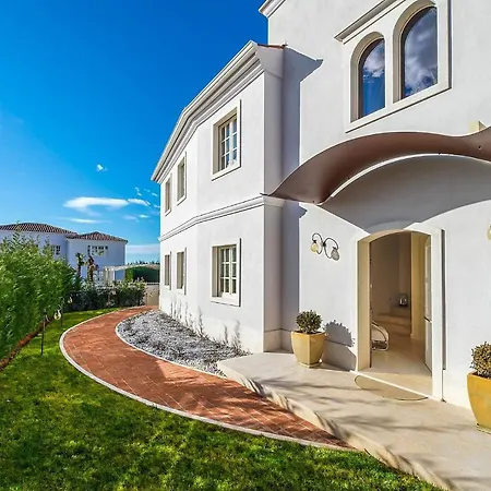Vabriga Sleeps 8 With Pool Air Con And Wifi 빌라 Tar-Vabriga