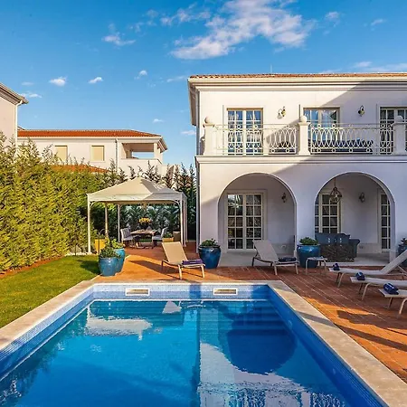 Vabriga Sleeps 8 With Pool Air Con And Wifi 빌라