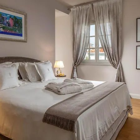 빌라 Vabriga Sleeps 8 With Pool Air Con And Wifi